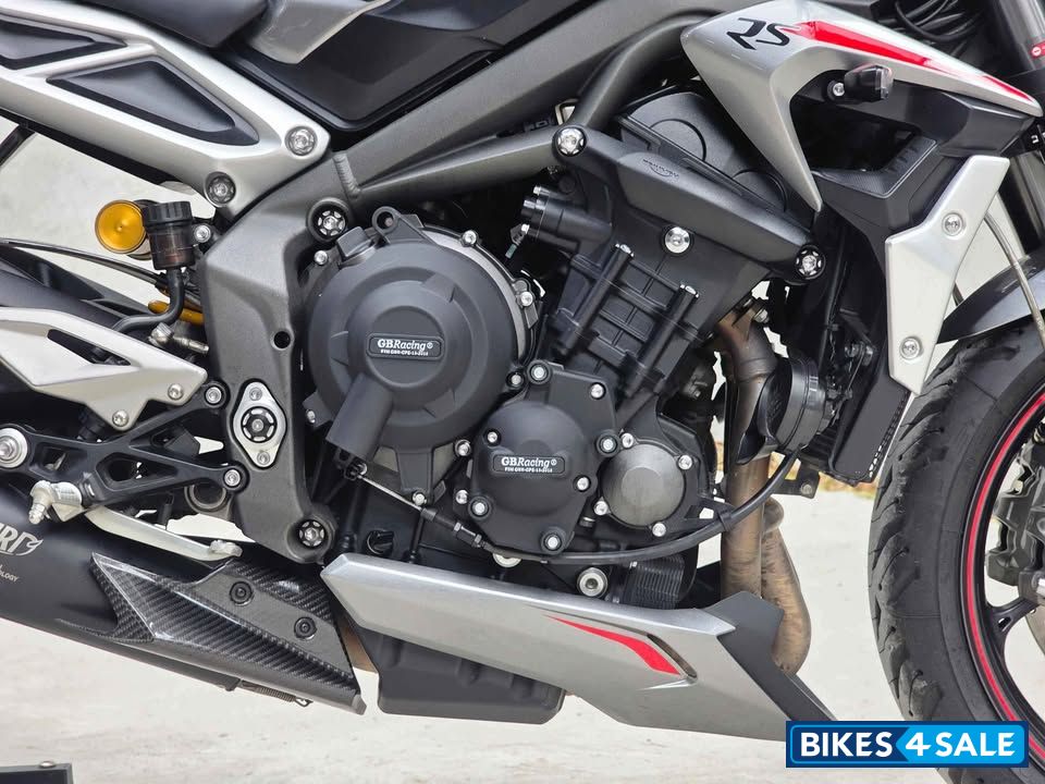 Triumph Street Triple RS