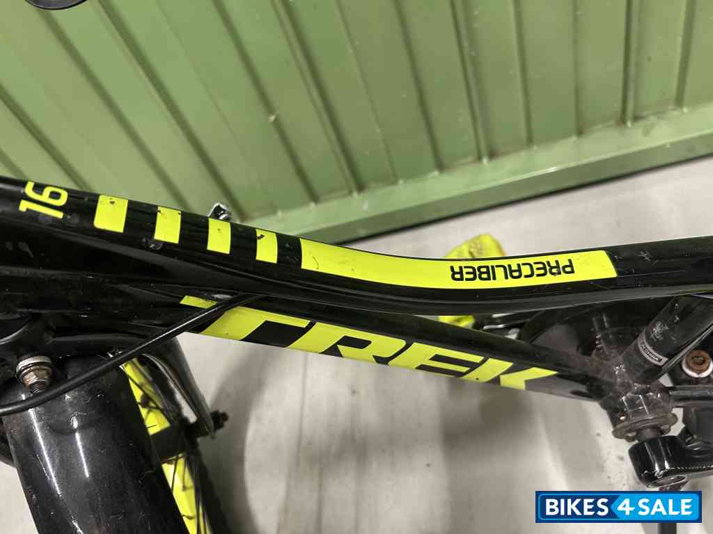 Black Neon Green Trek Precaliber 16