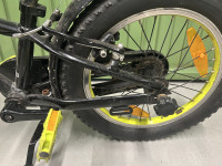 Black Neon Green Trek Precaliber 16
