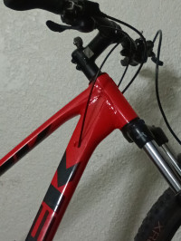 Lava Red Trek Marlin 6 gen 3