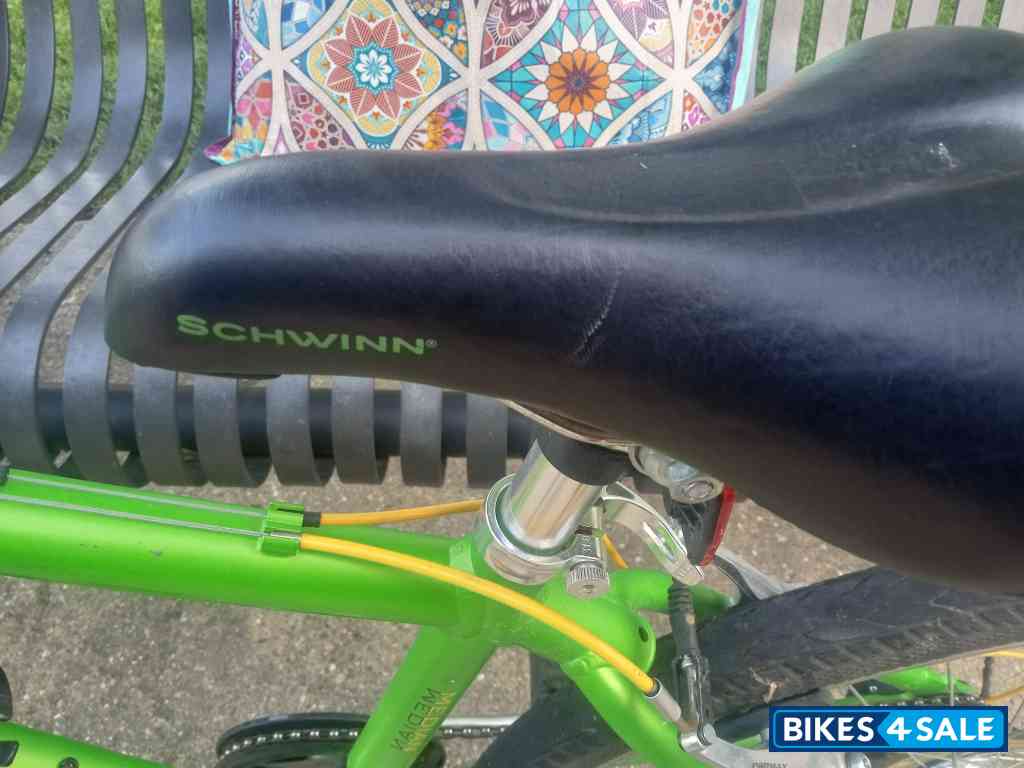 Green Schwinn S4090TGA Green Schwinn S4090TGA