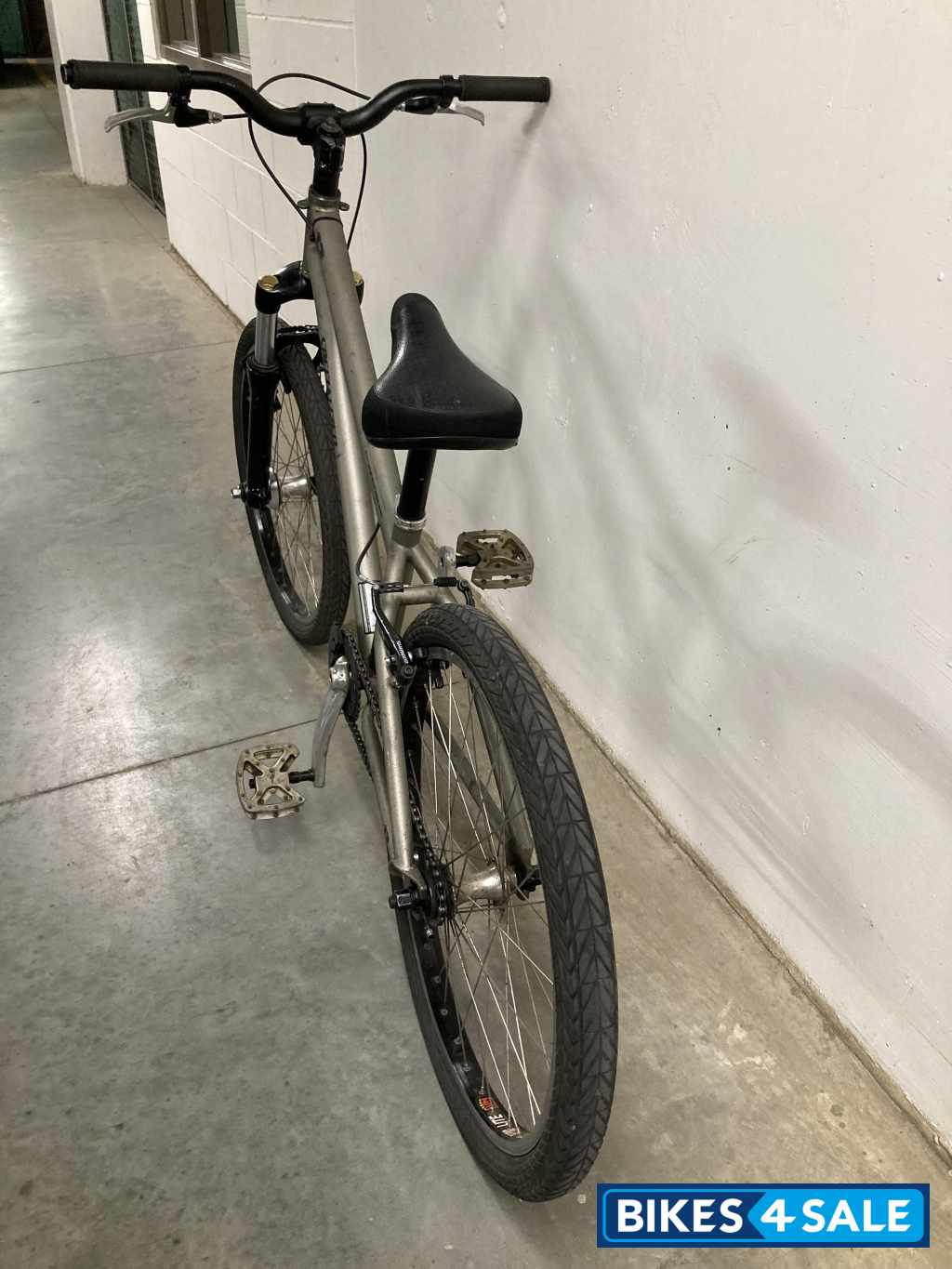 Silver Specialized P Street Silver Specialized P Street