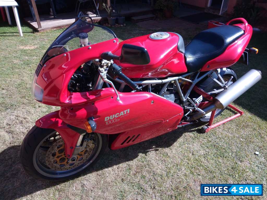 Red Ducati Supersport 1000ds
