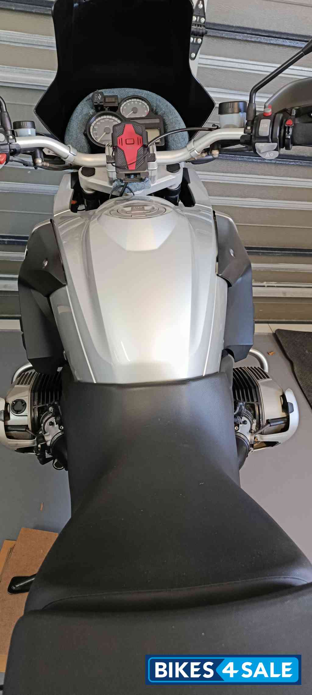 Silver BMW R1200GS Silver BMW R1200GS
