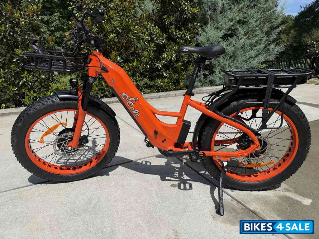 Orange E-Cells Monarch 1500 AWD