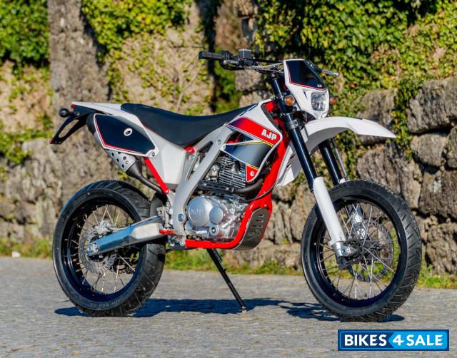 AJP PR3 Supermoto Pro 125