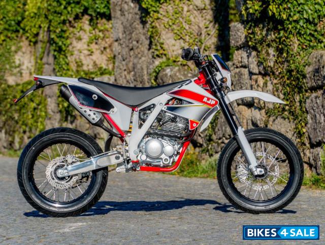 AJP PR3 Supermoto Pro 240