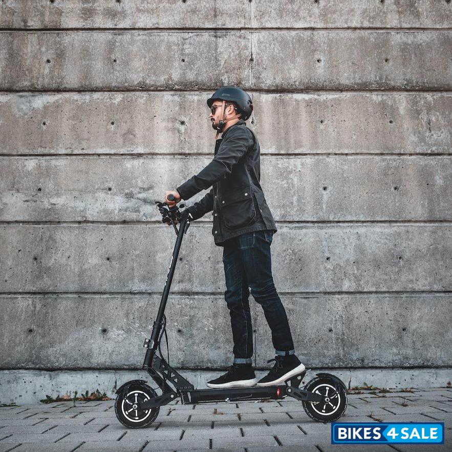 Apollo Ghost Electric Scooter Price, Specs and Features Bikes4Sale