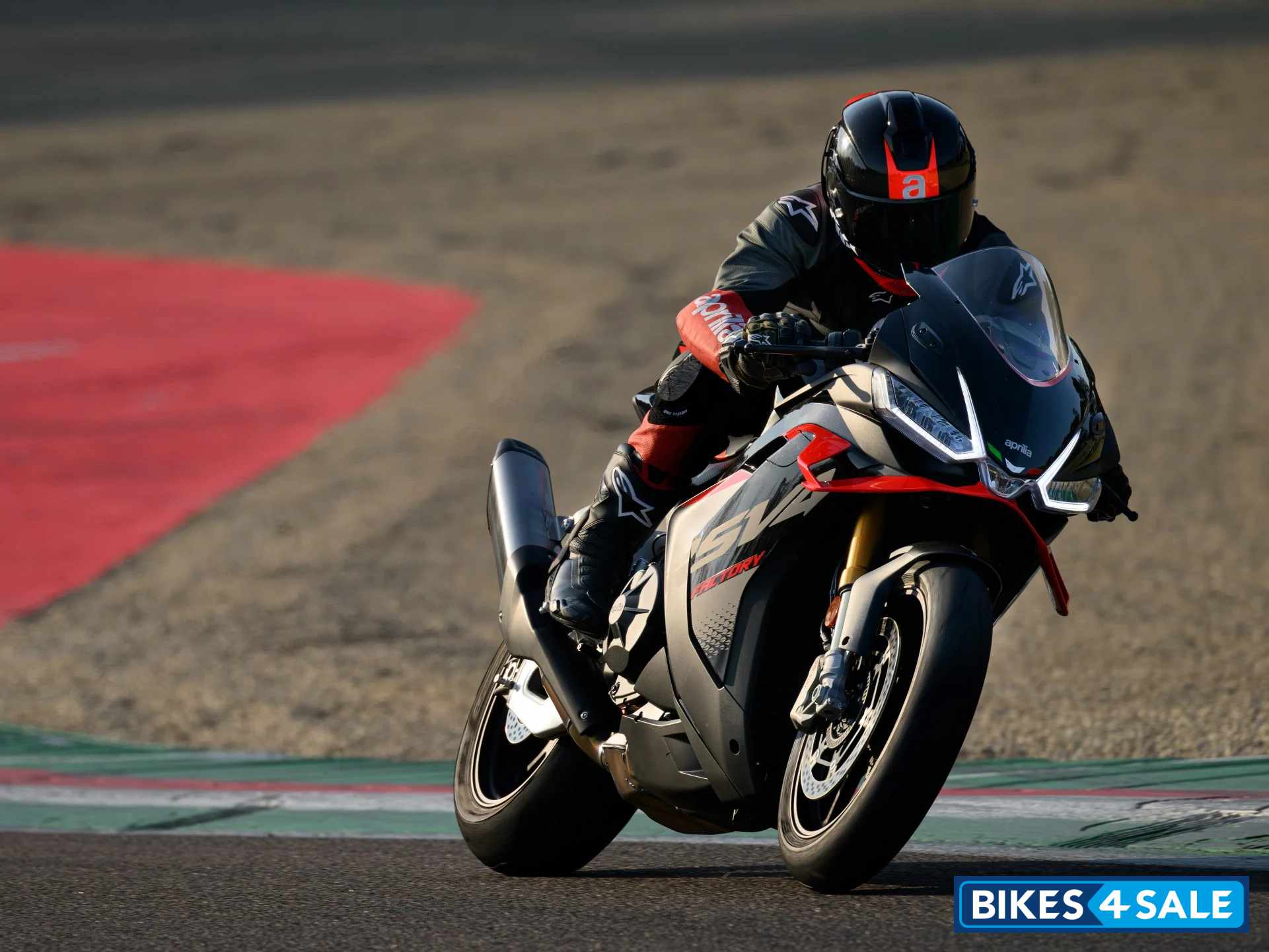 Aprilia RSV4 Factory 1100 2025