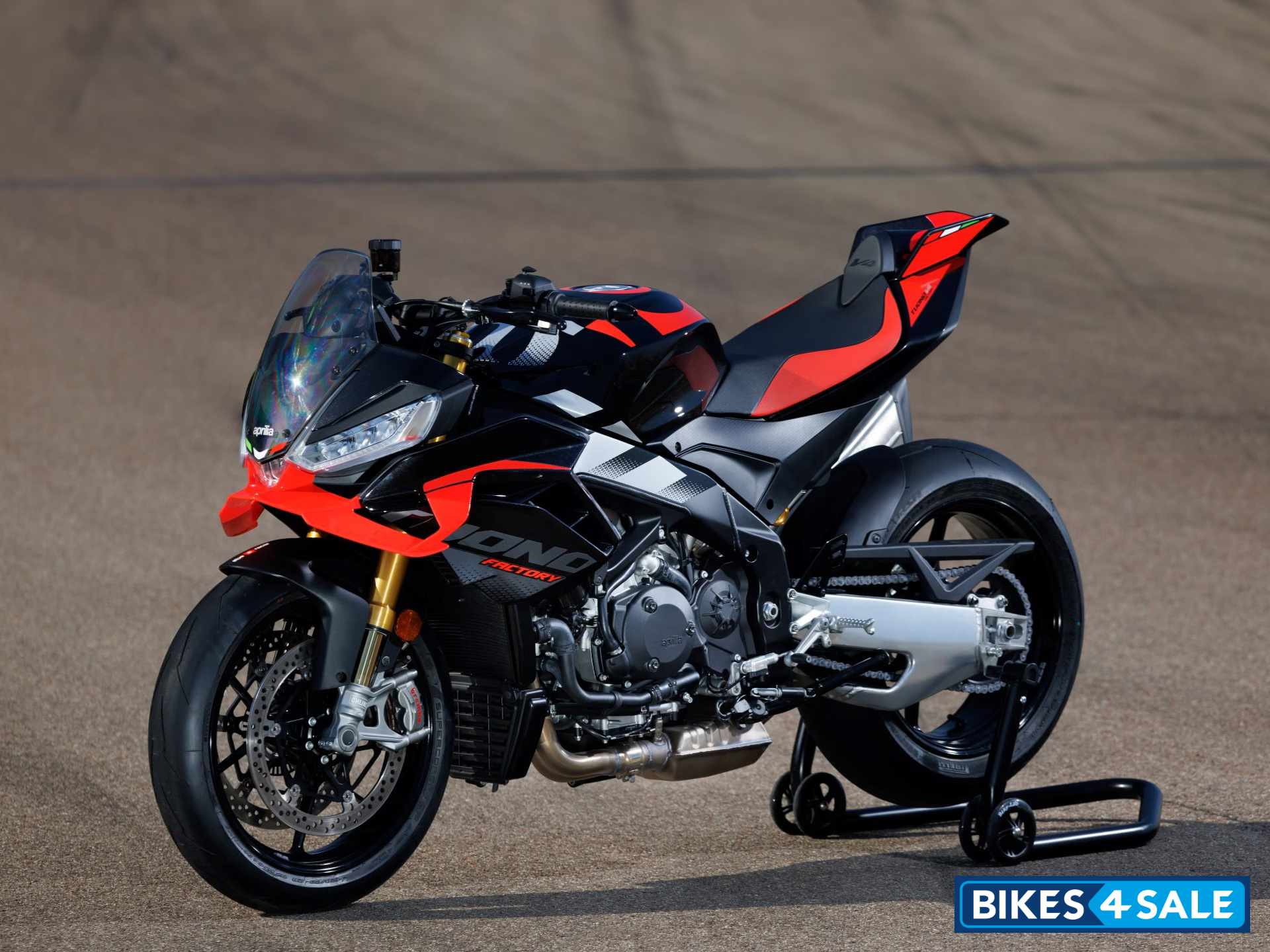 Aprilia Tuono V4 Factory 1100 2025