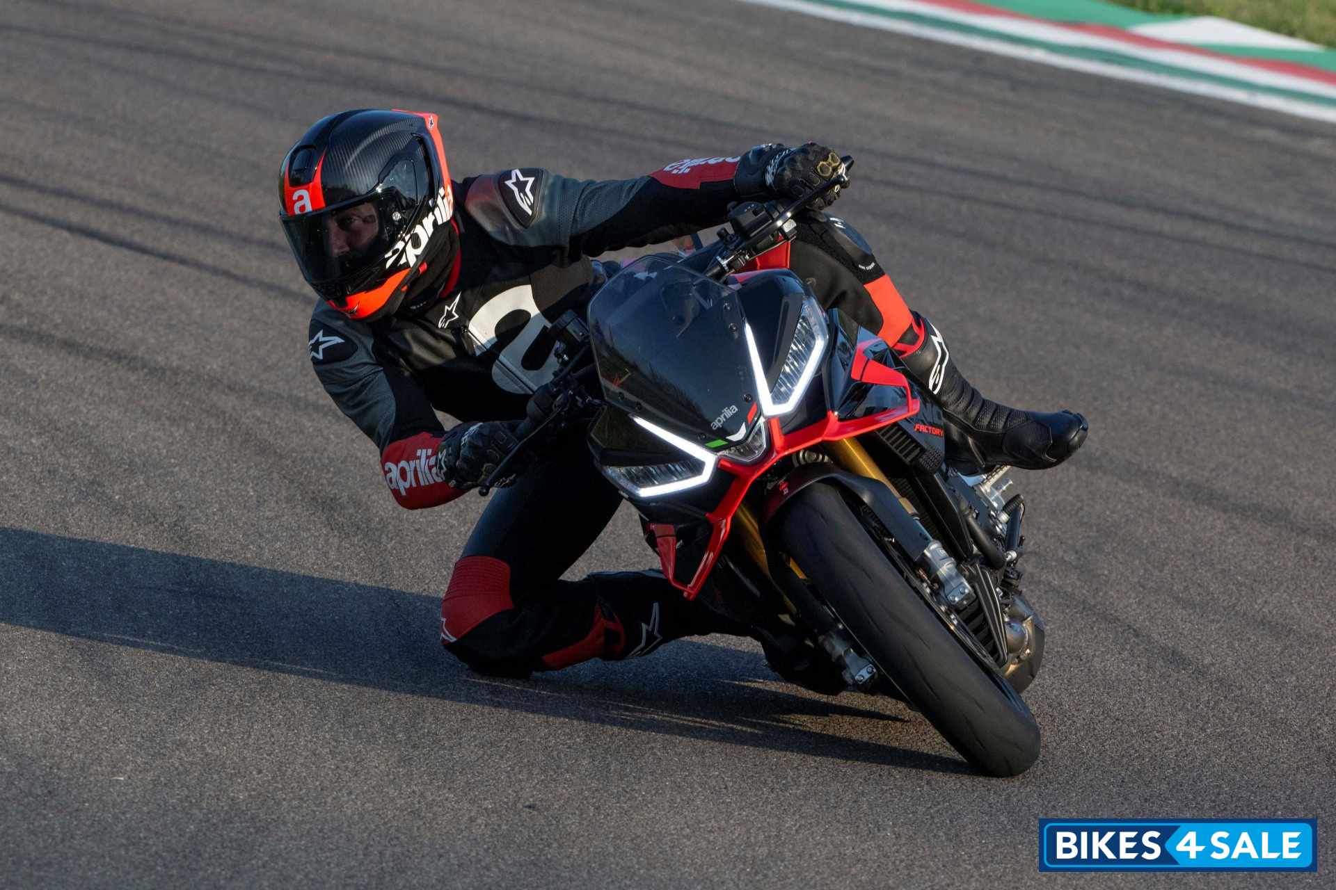 Aprilia Tuono V4 Factory 1100 2025