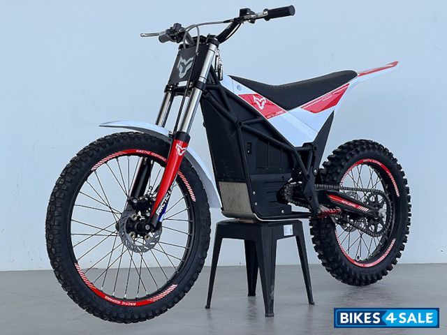 Arctic Leopard E-XT 560 Off-Road