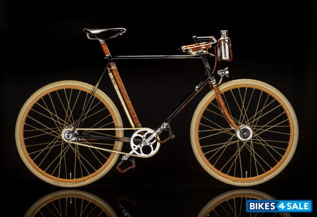 Ascari King Plus - Black