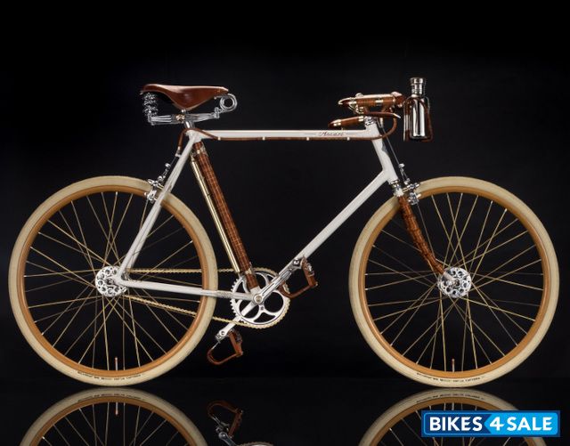 Ascari King Plus White