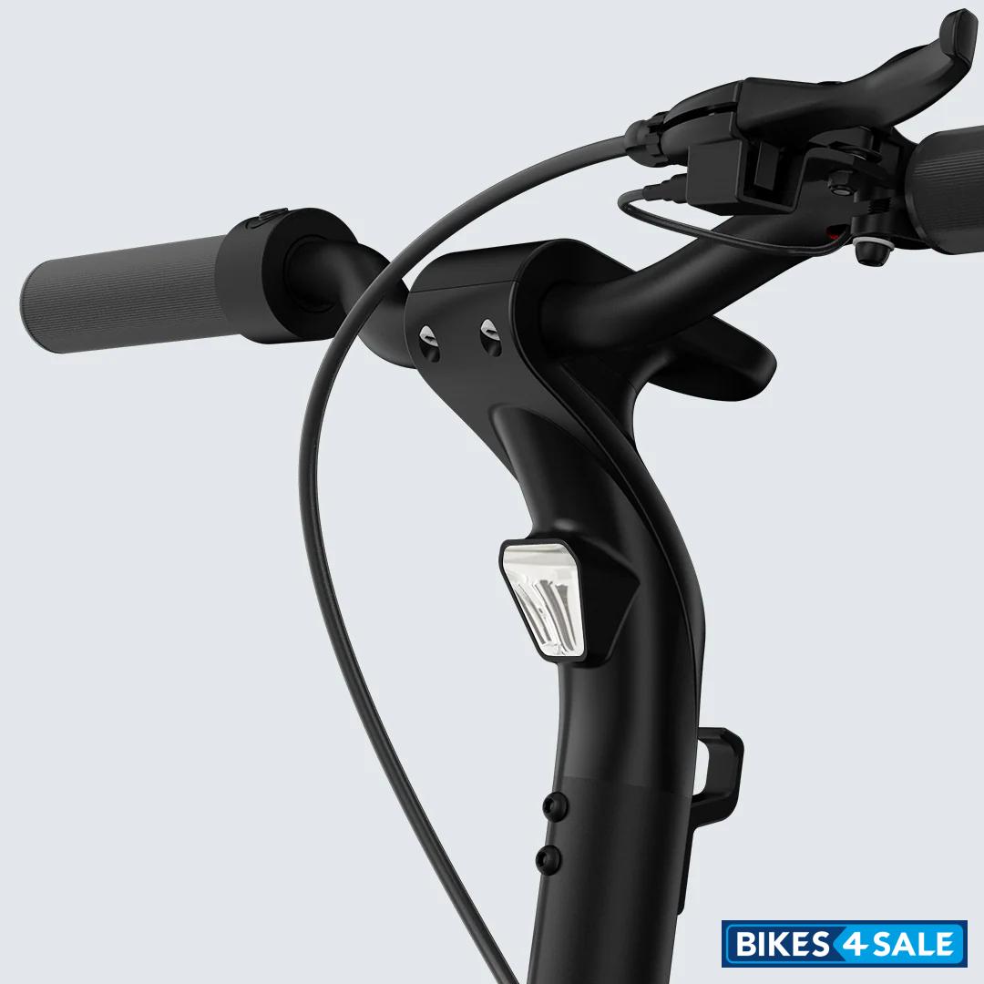 Atomi E20 LED headlight