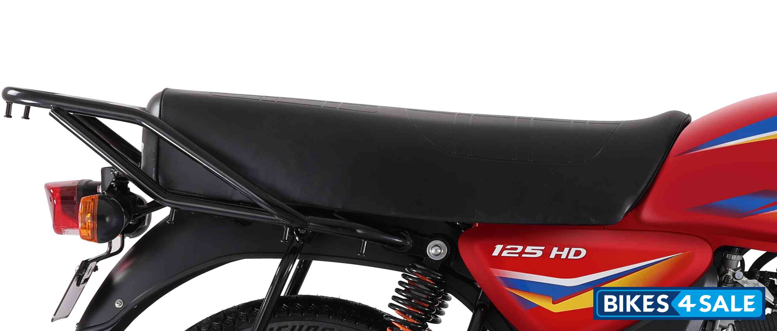 Bajaj Boxer 125 HD Longer-Wider Seat