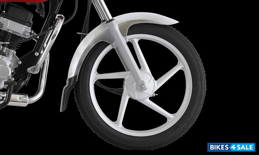 Bajaj Boxer 125 HD 17” alloy wheels with tubeless tyres