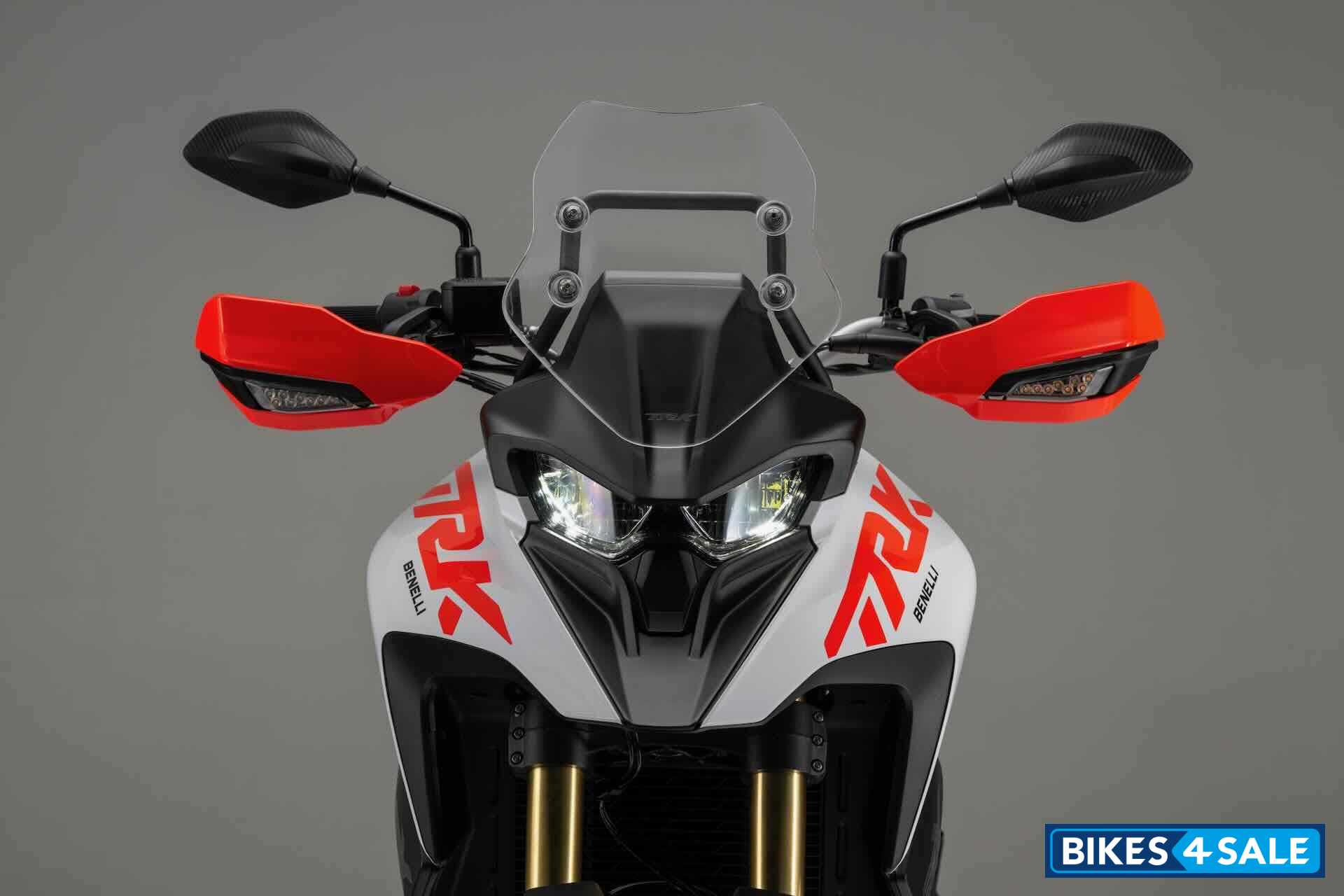 Benelli TRK 602 X LED headlight