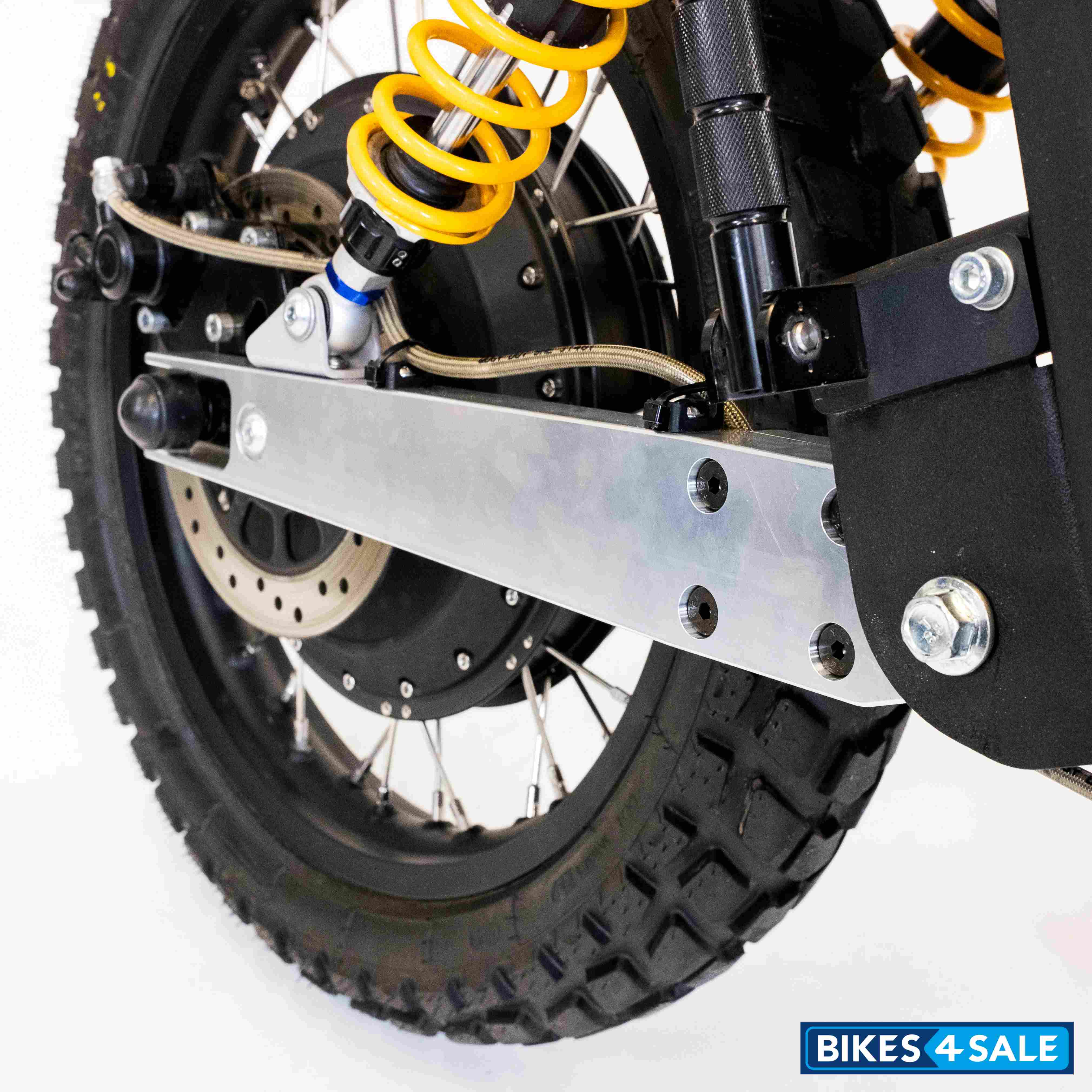 BlackTea Wildfire CNC Swingarm Made of 7075 Aluminum