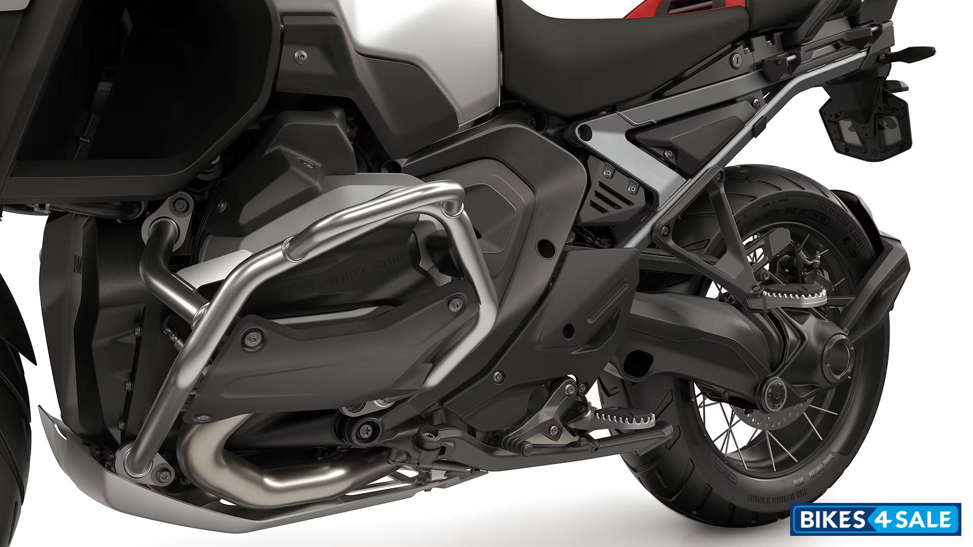 BMW R 1300 GS Adventure 2025 Adjustable foot brake and gearshift lever + Enduro footrest for the rider + Comfort Enduro footr