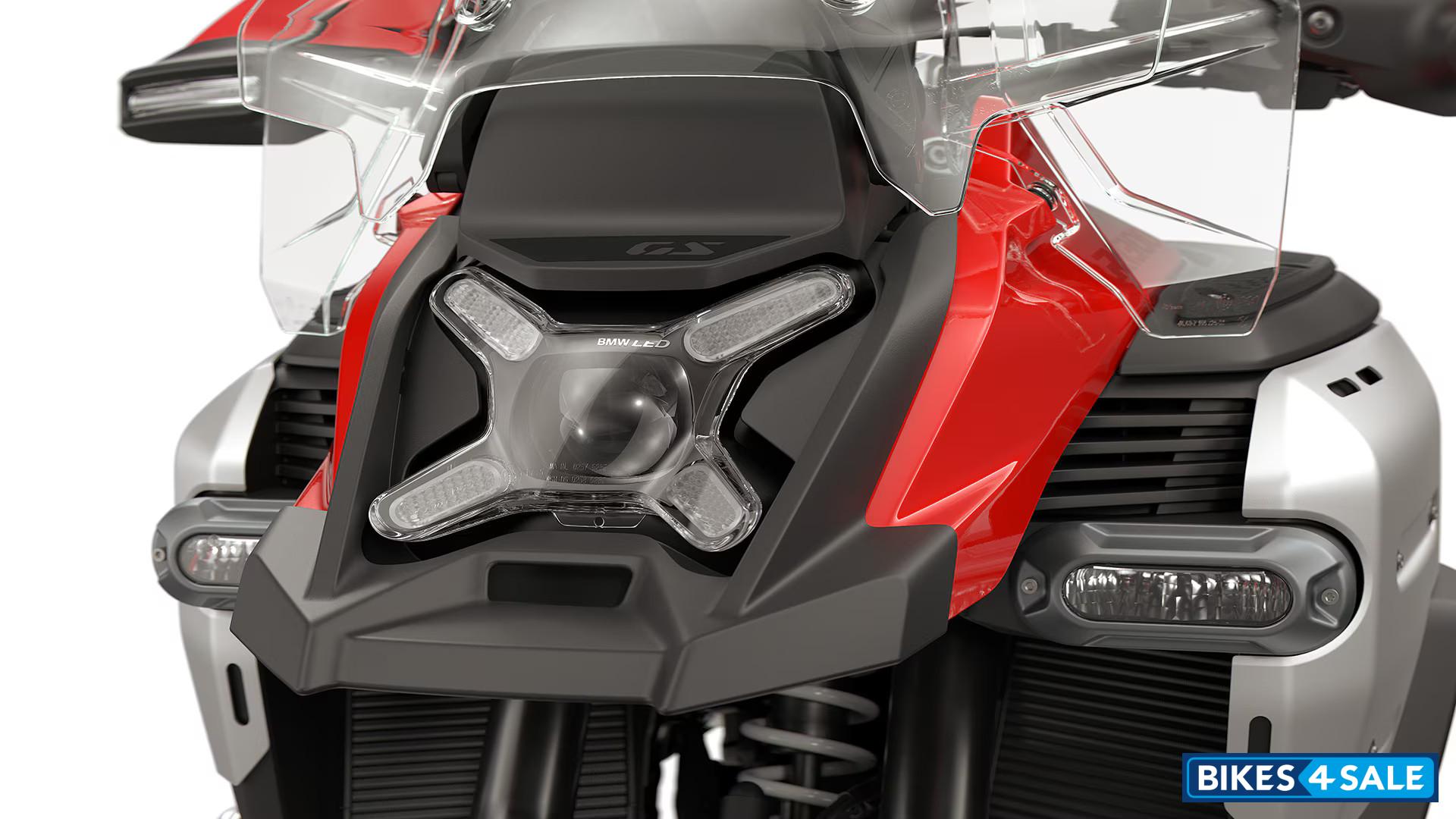 BMW R 1300 GS Adventure 2025 LED matrix headlight and a new additional headlight