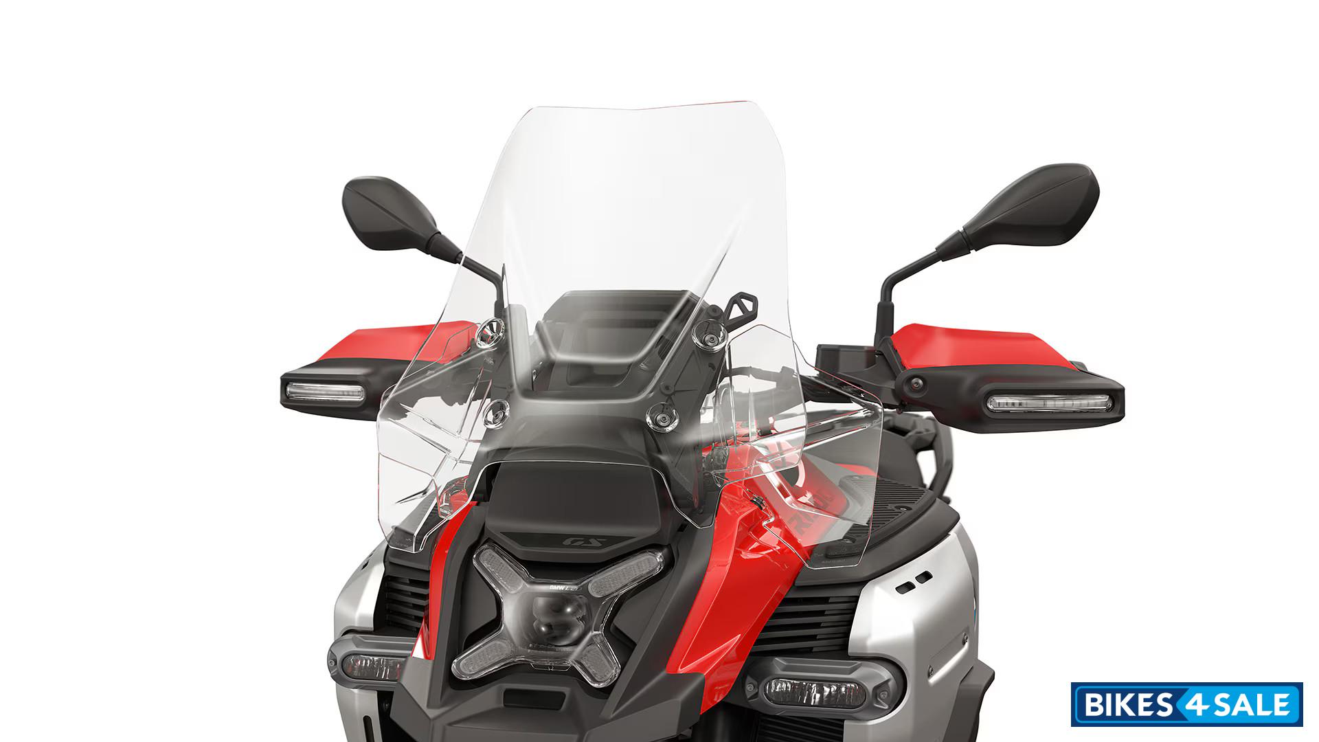 BMW R 1300 GS Adventure 2025 Large windscreen and hand protector with integral turn signal as standard