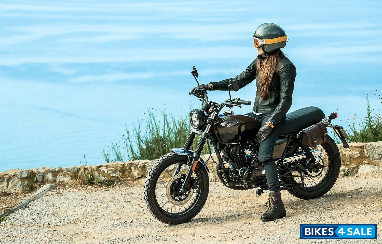 Brixton Cromwell 125