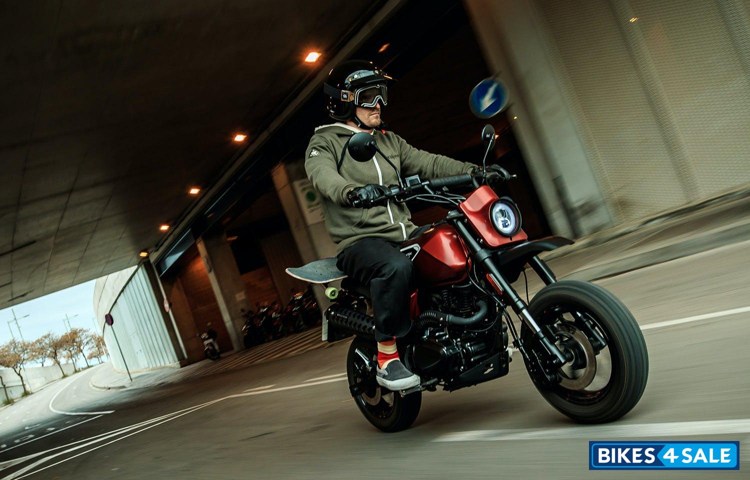 Brixton Crossfire 125 XS