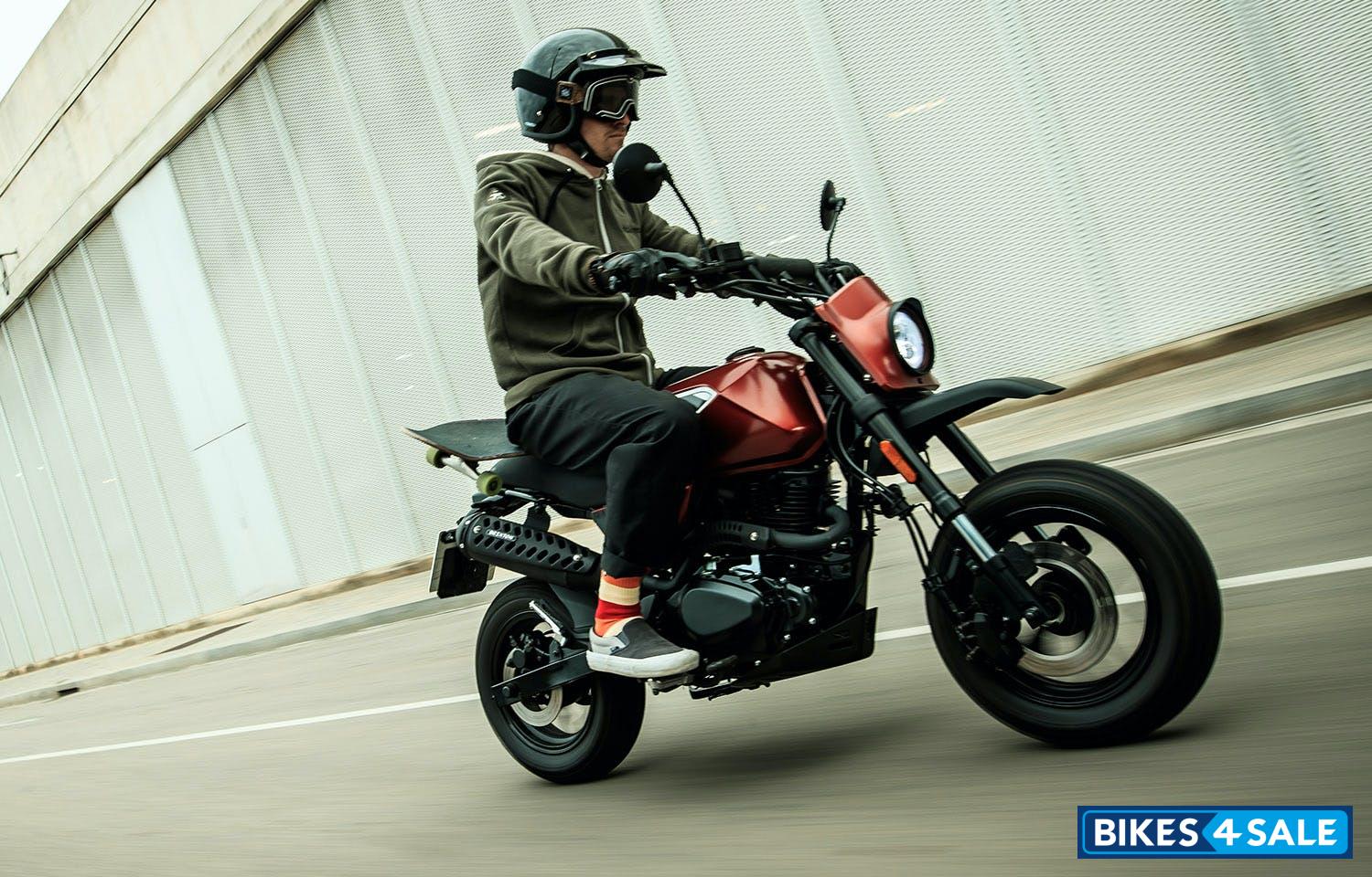 Brixton Crossfire 125 XS