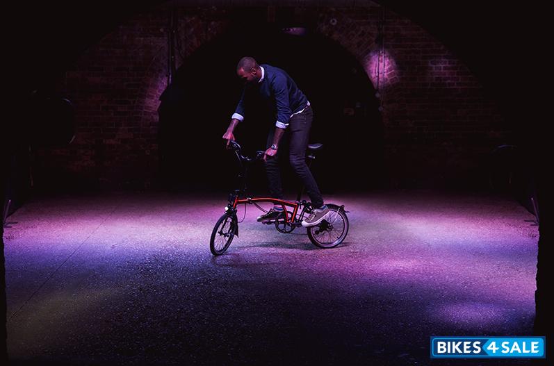 Brompton Black Edition M2L Flame Lacquer - Battery Lighting