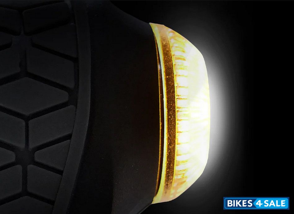 Bugatti 9 Dual-Turn Signal