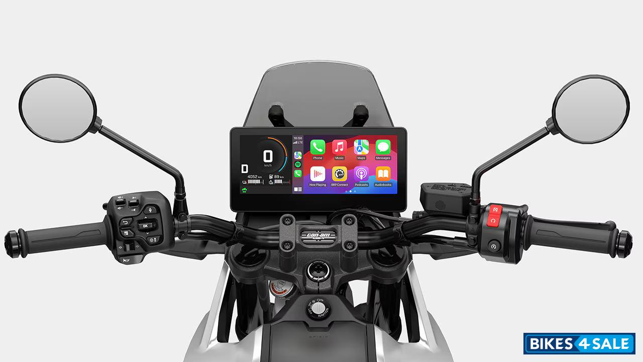 Can-Am Origin 10.25 in touchscreen display with BRP Connect and Apple CarPlay