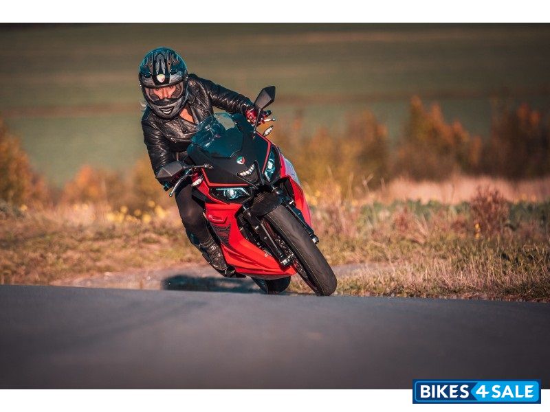 Capirelli Monza R125