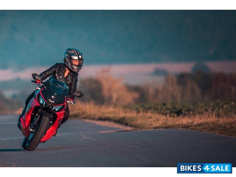 Capirelli Monza R125