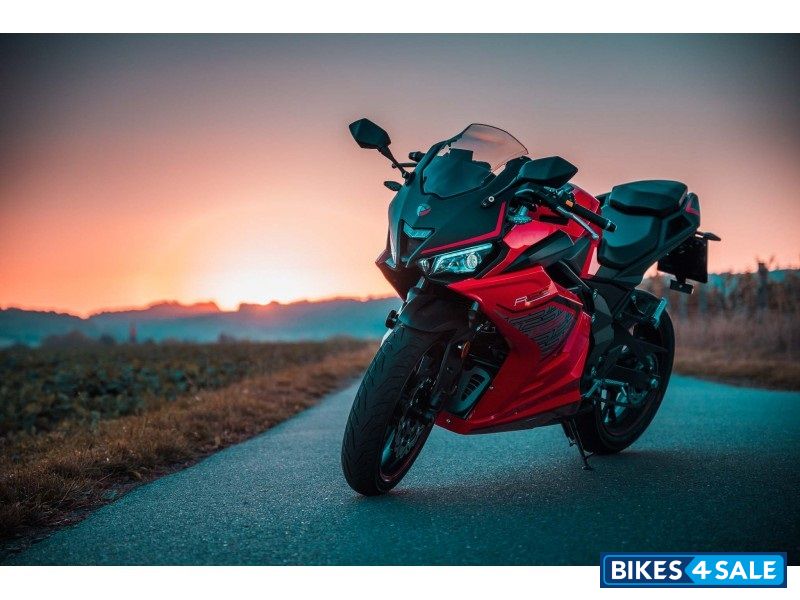 Capirelli Monza R125