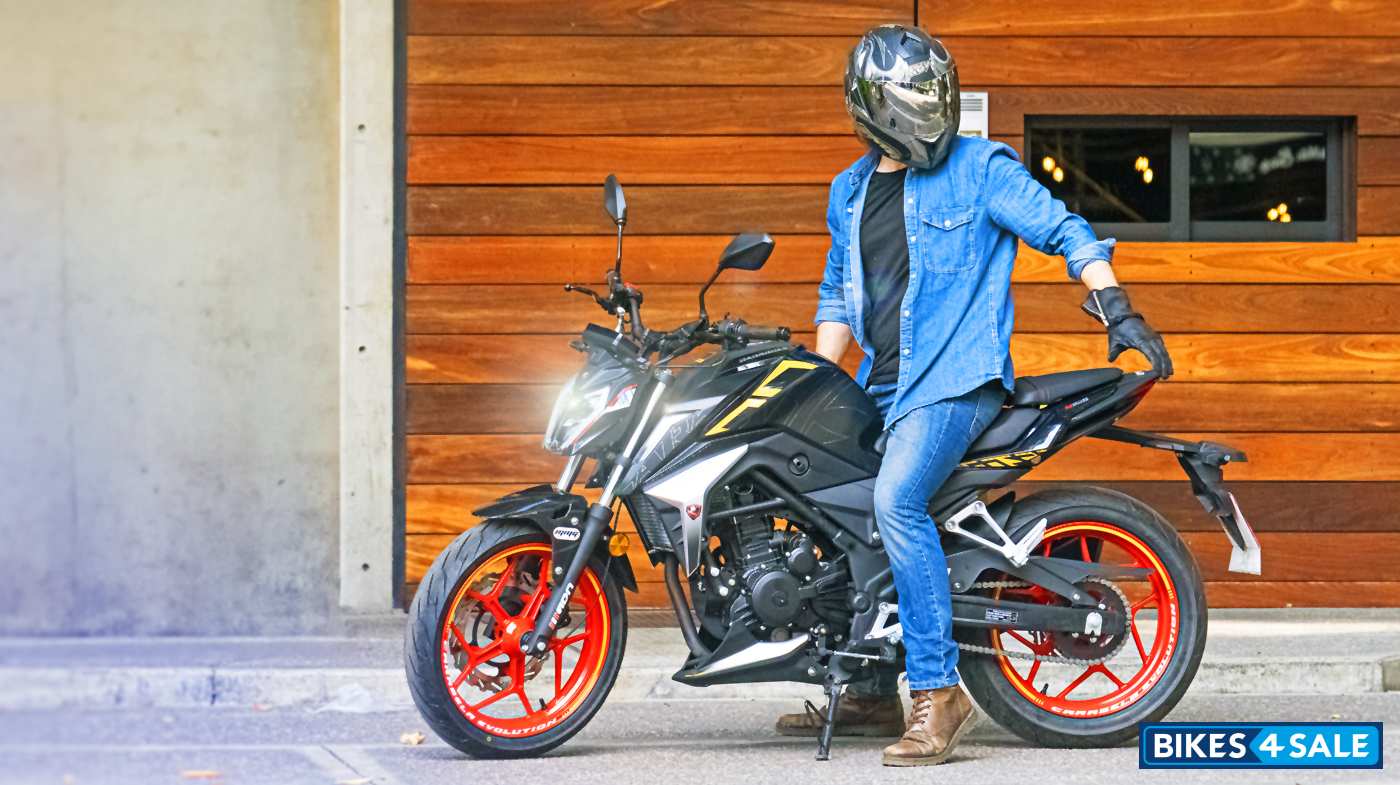 Carabela R300Z 4V