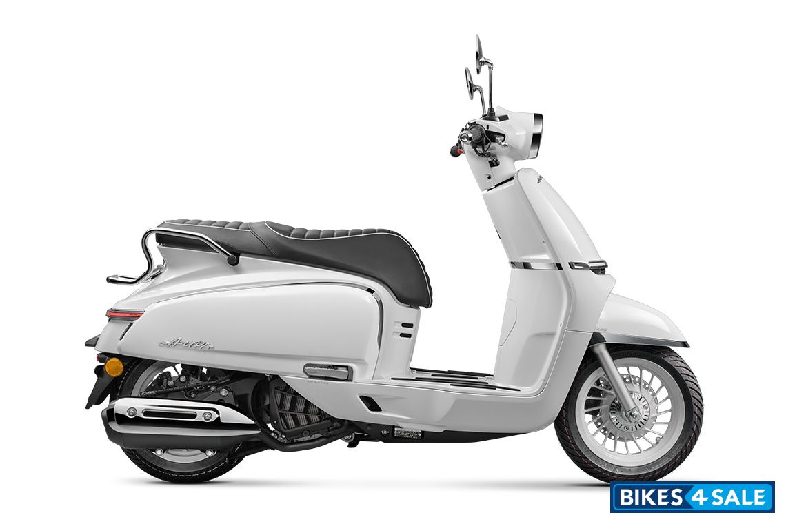 CFMoto 150 Aura Ivory White
