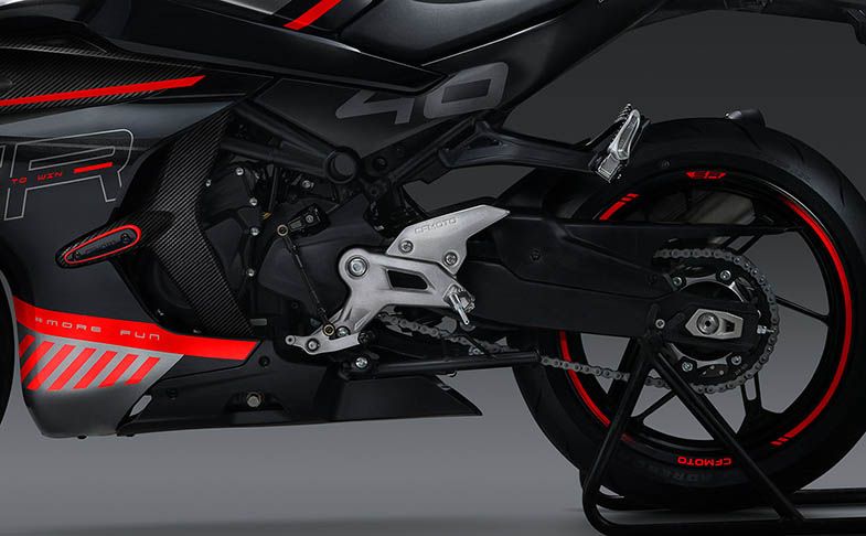 CFMoto 450SR Parallel twin-cylinder engine