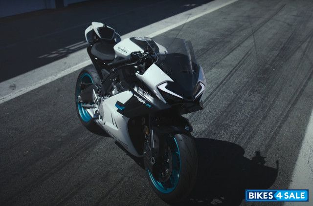 CFMoto 675SR-R CFMoto 675SR-R