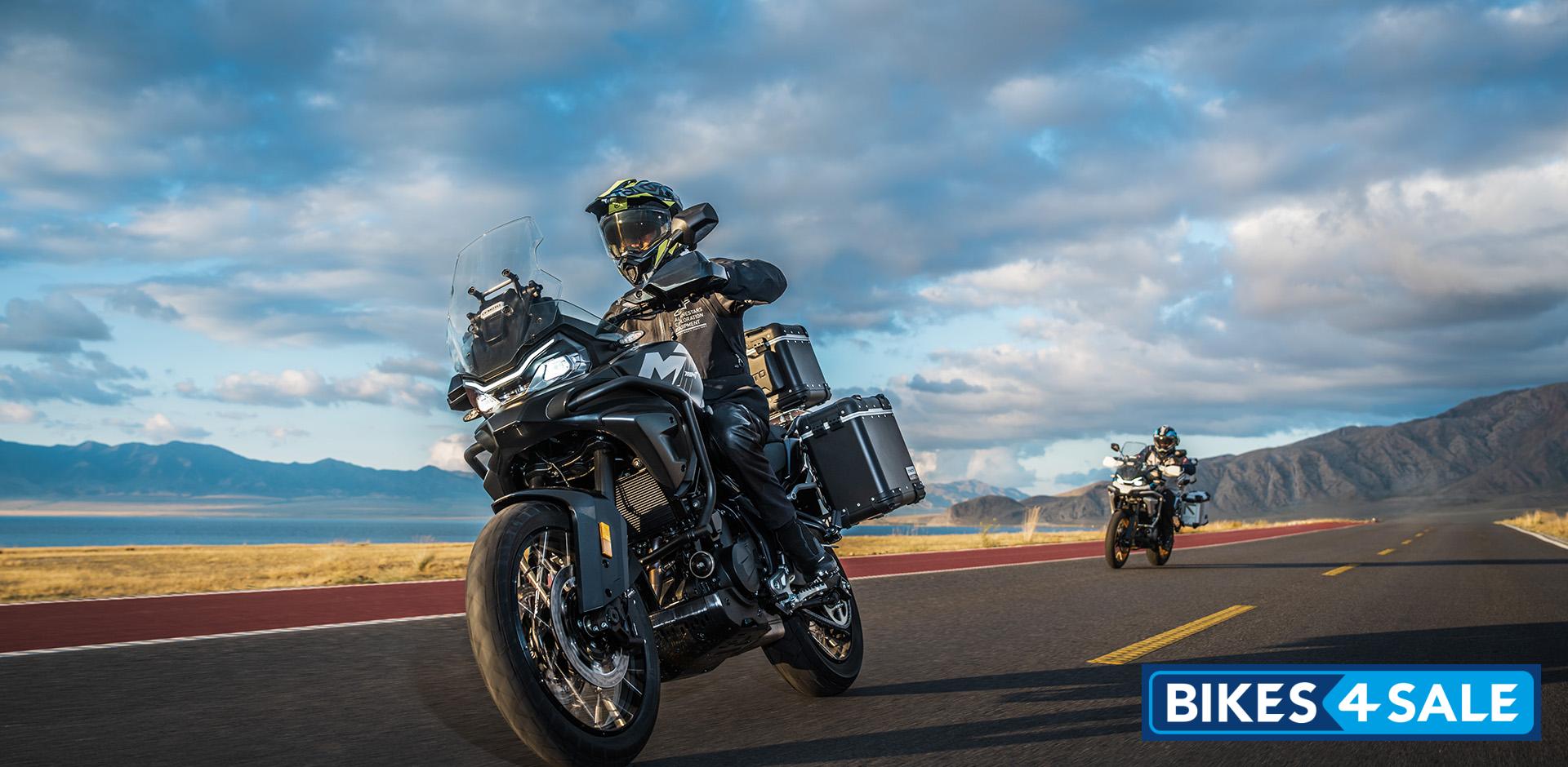 CFMoto 700MT