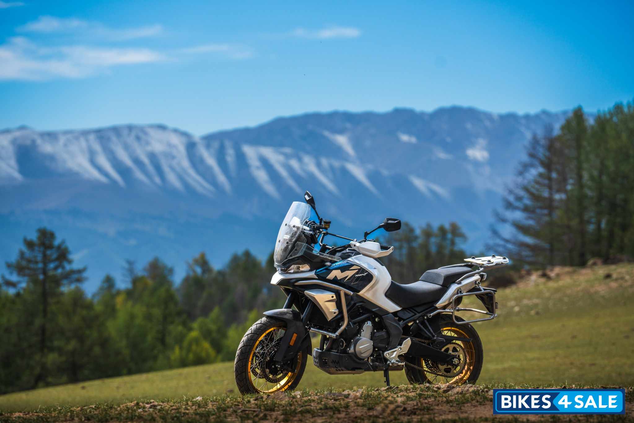 CFMoto 700MT