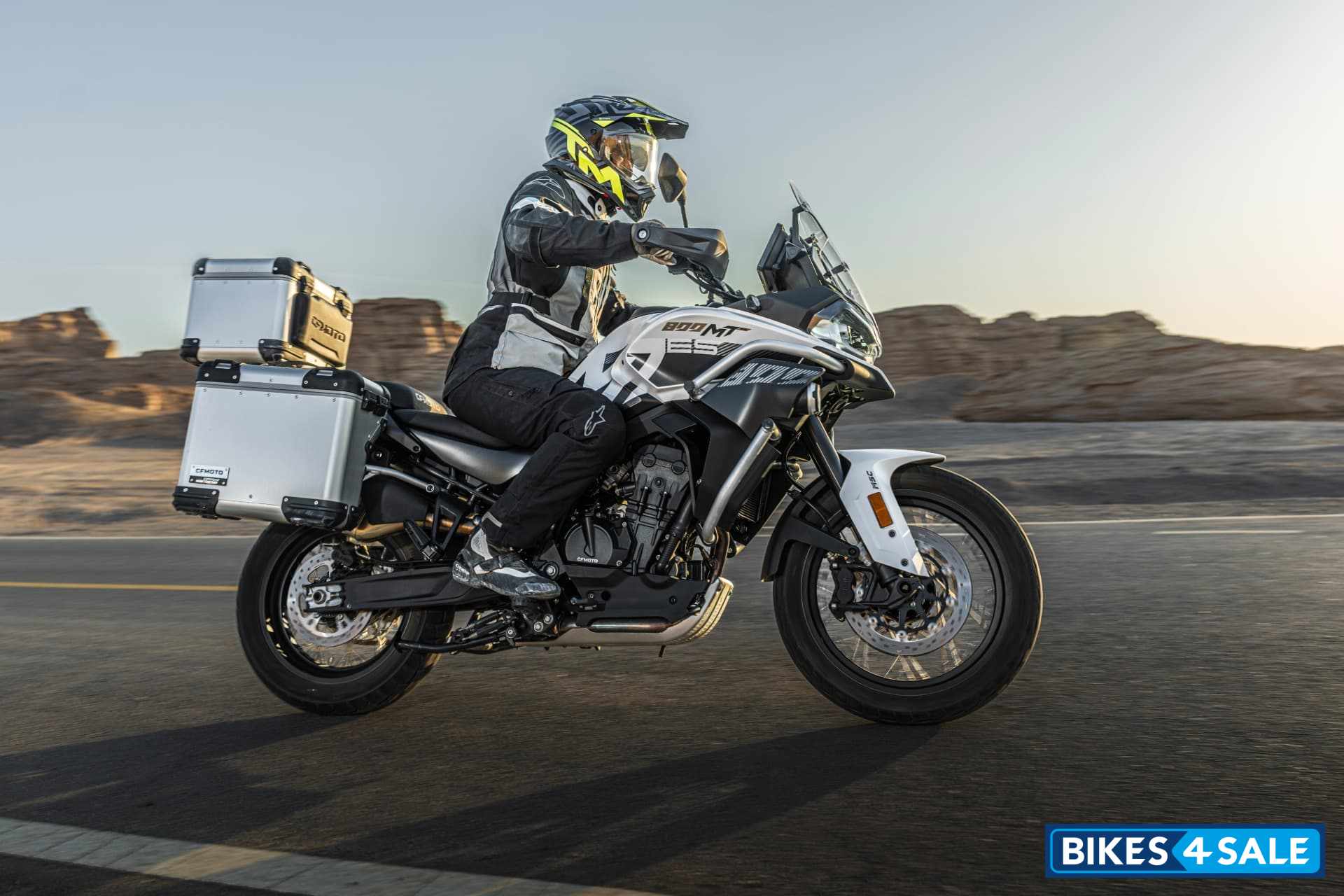 CFMoto 800MT-ES