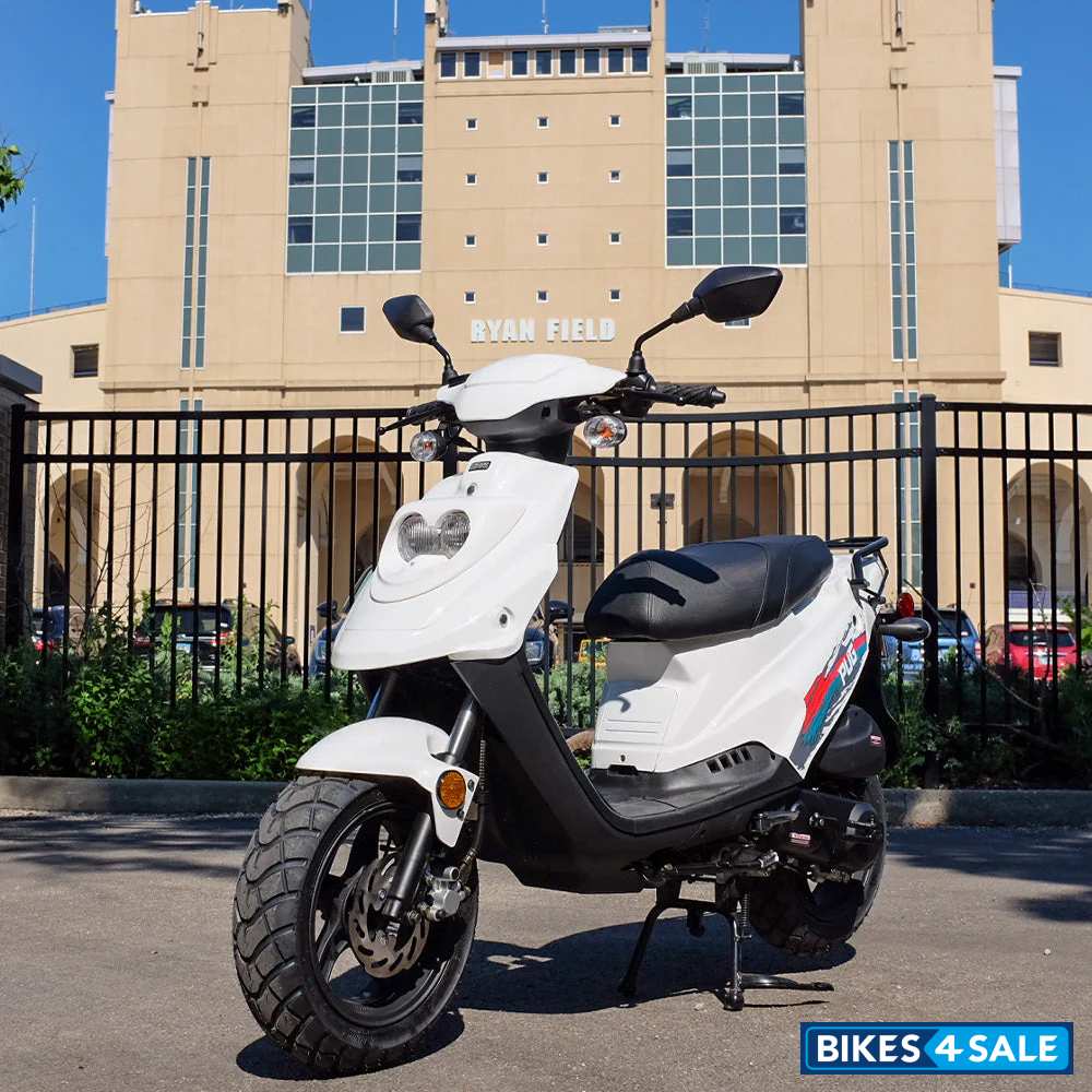 Chicago Scooter Company Pug 50