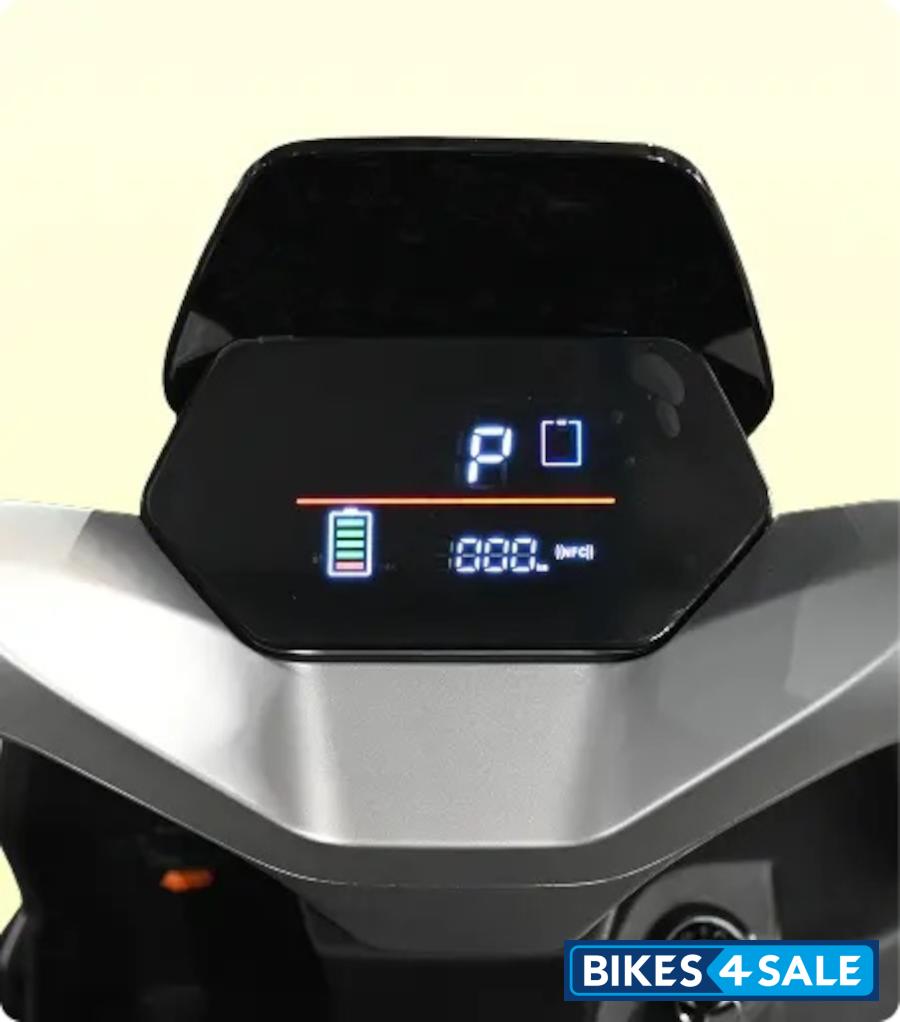 Crown Raftaar High Quality Display