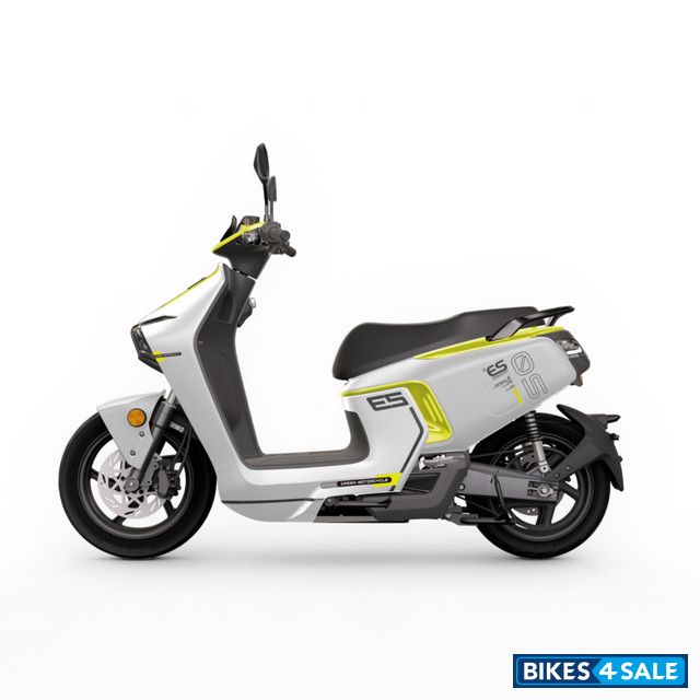 CSC 2024 ES5 Lightning White w/ Wizard Green