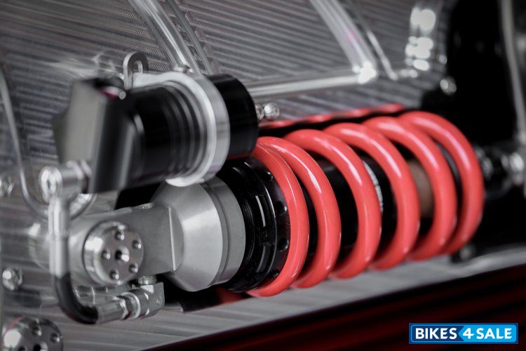 Curtiss The 1 Suspension