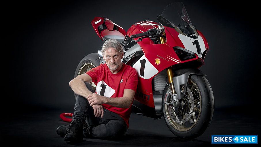 Ducati Panigale V4 25th Anniversary 916
