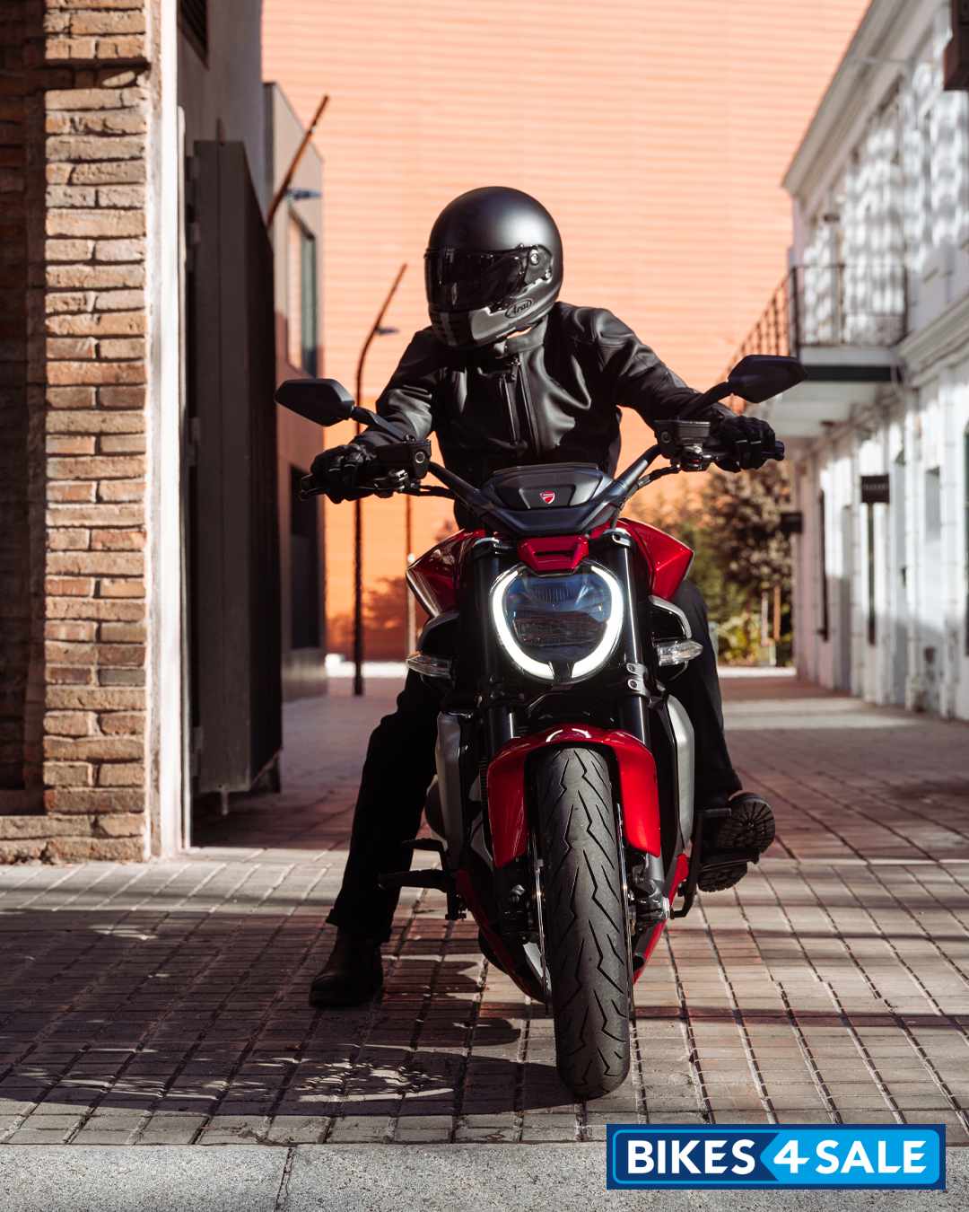 Ducati XDiavel V4 2025