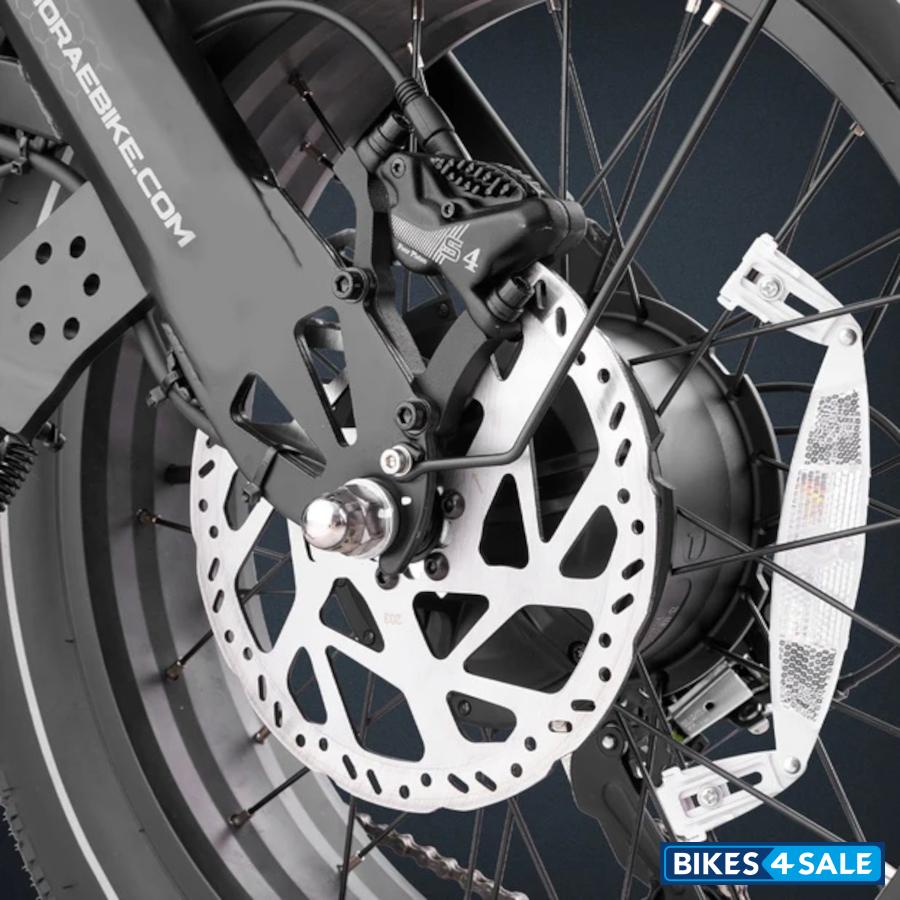 Eahora Romeo Pro 2 2026 Hydraulic Brakes to Brake Quickly & Safely