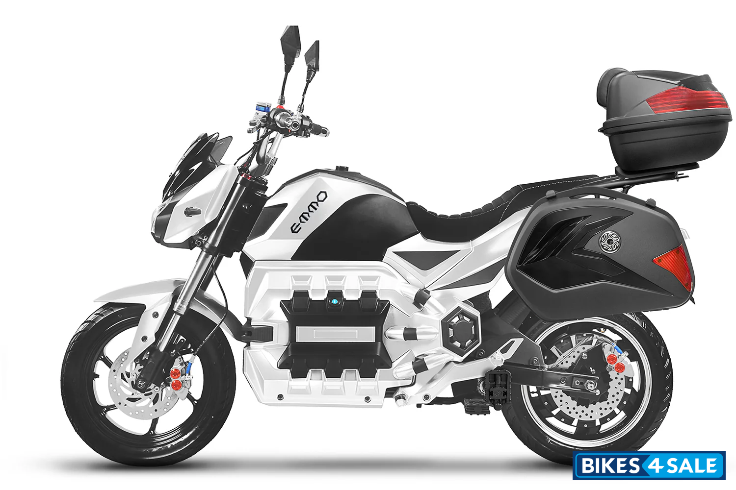 Emmo Kamen With Tail Box and Saddle Box